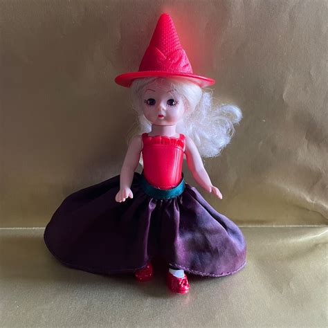 Collecting Madame Alexander's Wicked Witch of the Eastern Territories Dolls: Tips and Tricks